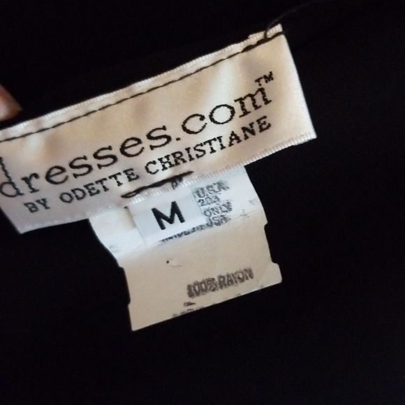 Black gown - Picture 5 of 6